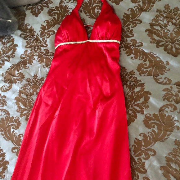 Red long silk dress. With diamonds. - Picture 2 of 4